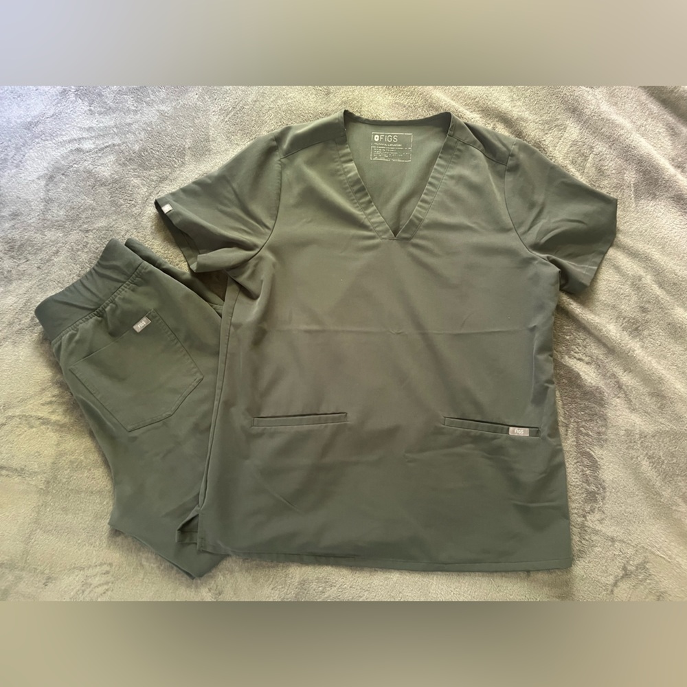 Figs Moss Scrub Set size Large